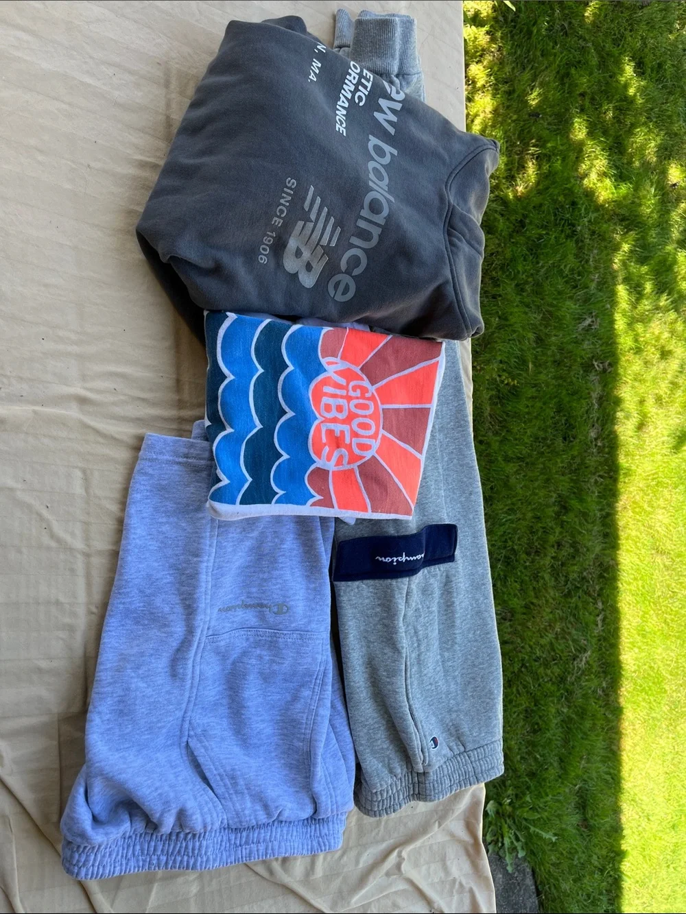 Big Boys Lg 4pc Bundle-Champion joggers & shorts/NB Hoodie/ Old  Navy Tee